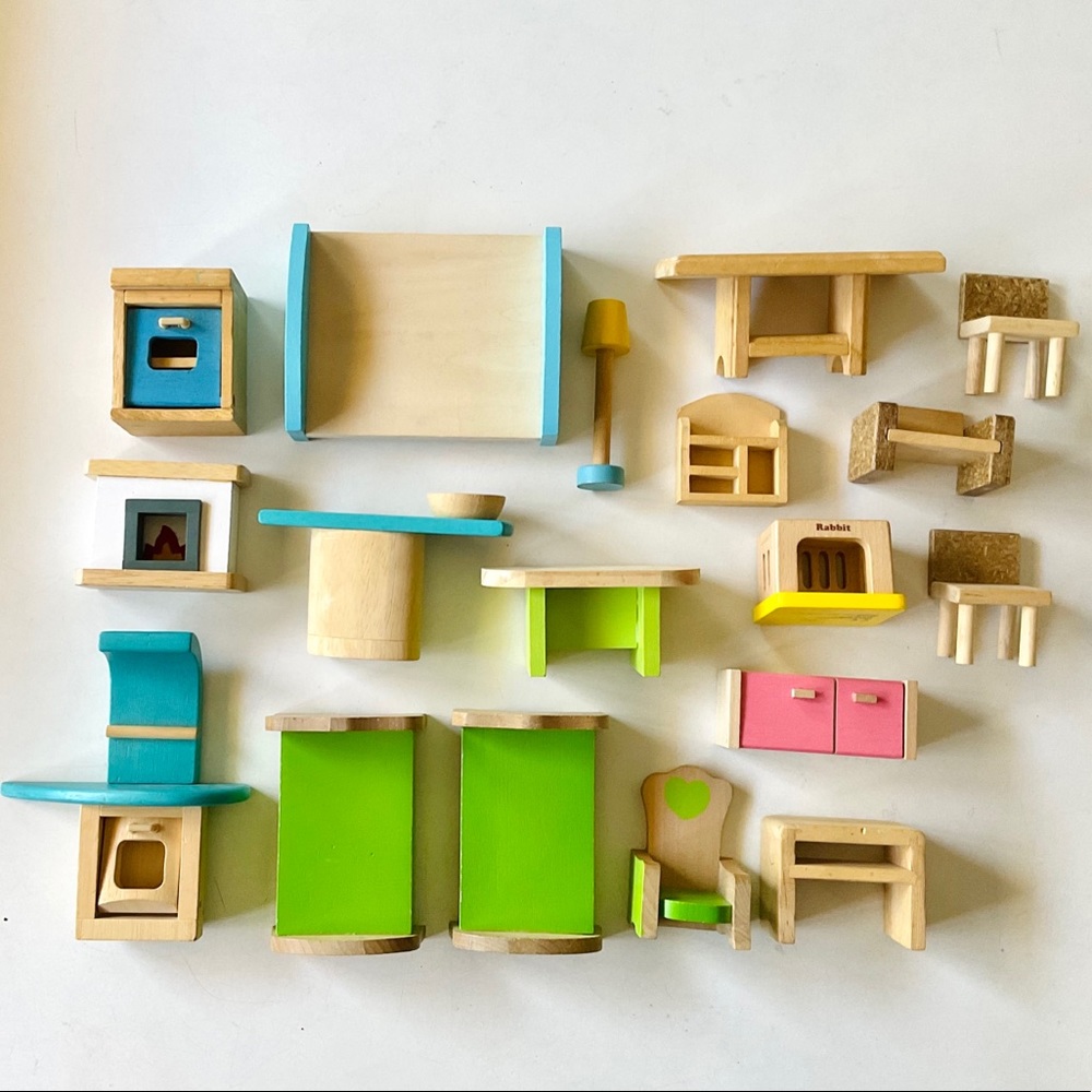 Wooden dollhouse furniture Hape Plan Toys